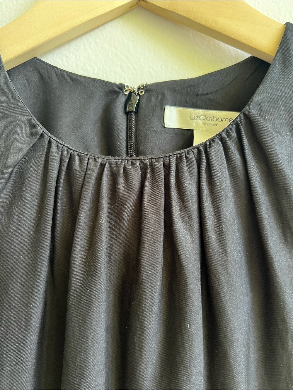 Liz Claiborne Black Silk Blend Sleeveless Shift Dress Minimalist Office Size 12 - Picture 3 of 13